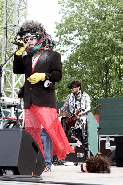 GARY WILSON AND THE BLIND DATES - 2013-05-26 - PARIS - Parc de la Villette - 